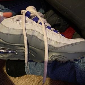 Nike sir max size 4 very good condition